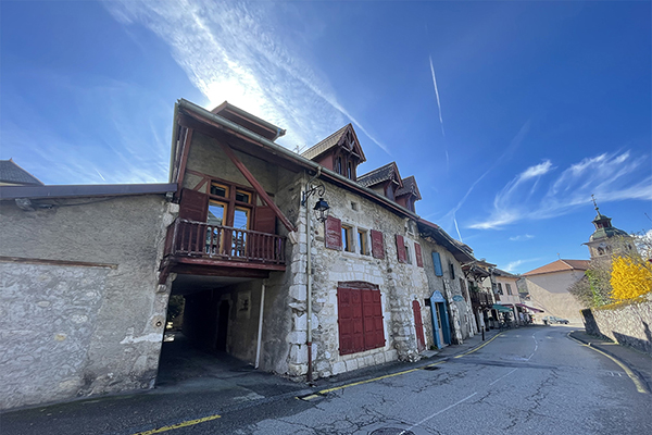 Appartement 3 pièces dans bâtiment ancien vue 1