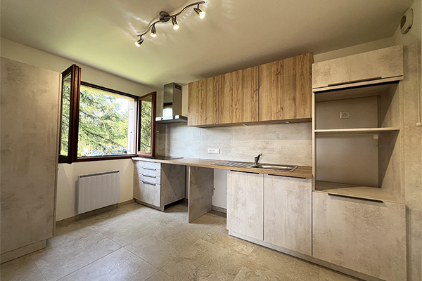 Appartement entièrement rénové vue 3