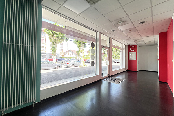 Local commercial traversant