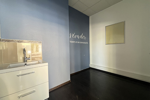 Local commercial traversant vue 4