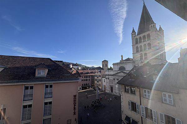 Vue exceptionnelle sur Notre-Dame et le château