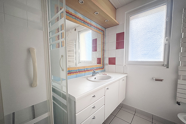 Appartement 2 pièces en dernier étage vue 4