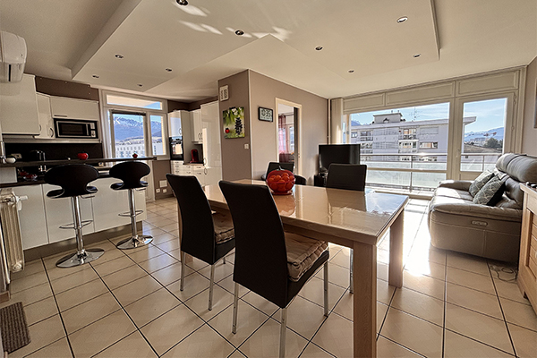 Appartement 3 pièces en étage élevé