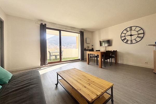 Appartement 2 pièces dans secteur résidentiel vue 2