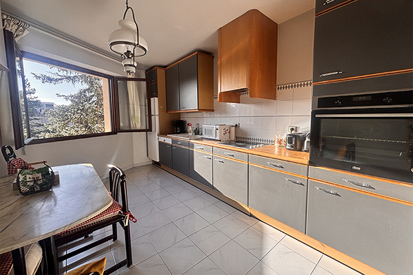 Vaste appartement 3 pièces vue 4