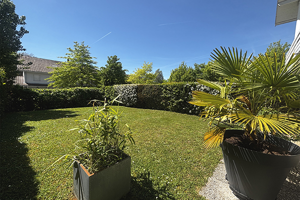 Bel appartement 3 pièces duplex avec jardin vue 2