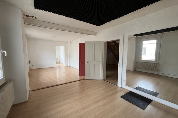 Vaste local commercial vue 3