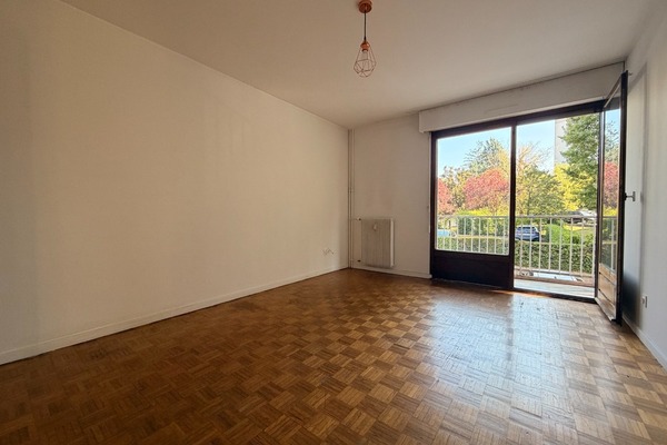 Appartement 2 pièces à rafraichir vue 1