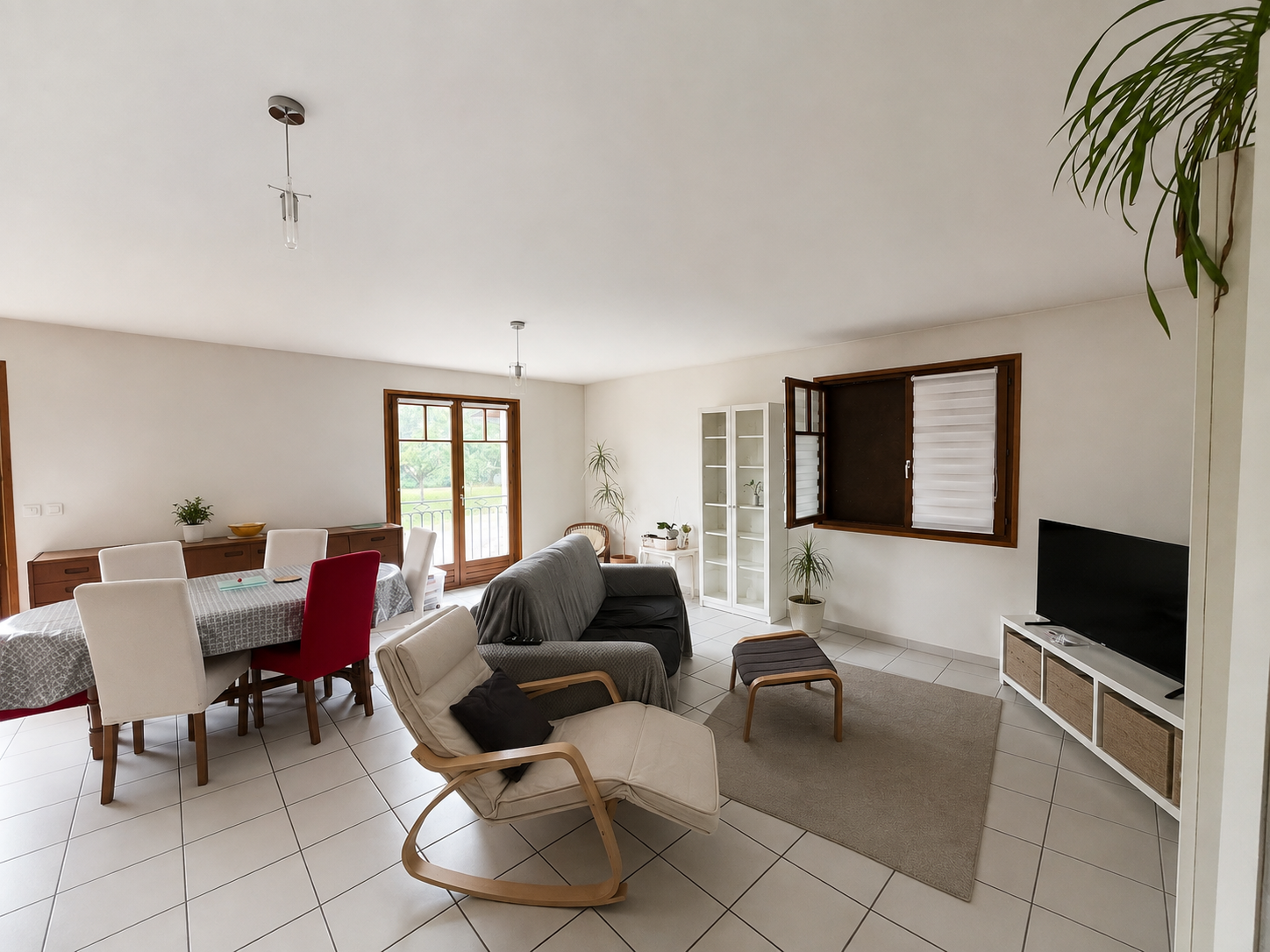Vaste appartement 4 pièces vue 2