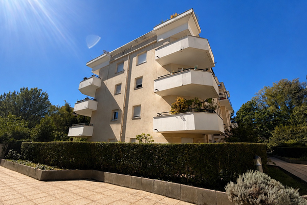 Studio avec terrasse
