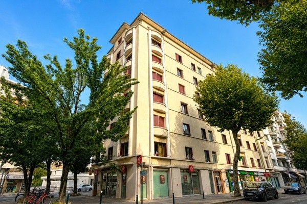 Vaste appartement 2 pièces avec vue dégagée vue 2
